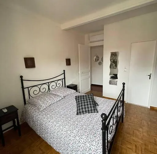 T2 Dans Le Vieil Апартаменты *
