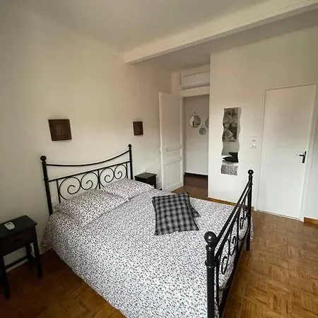 T2 Dans Le Vieil Apartment *